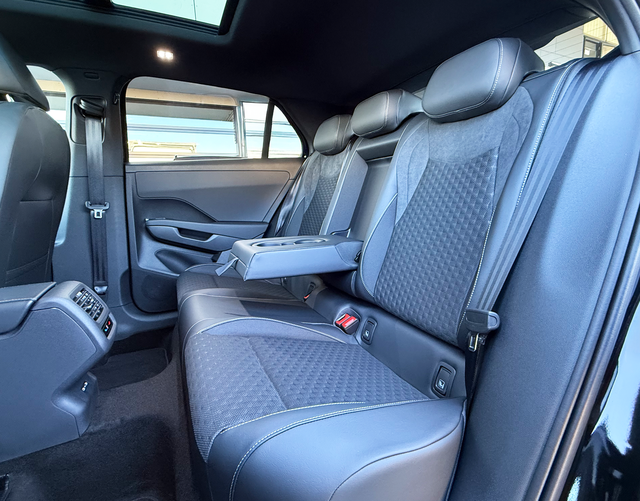 R&uuml;cksitzbank Volkswagen T-Roc R-Line 1.5 eTSI OPF DSG 150