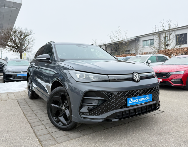Vorne Volkswagen Tiguan R-LINE 2.0 TDI SCR 193 DSG 4MOTION