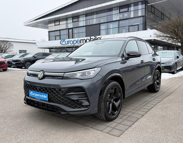Vorne Volkswagen Tiguan R-LINE 2.0 TDI SCR 193 DSG 4MOTION