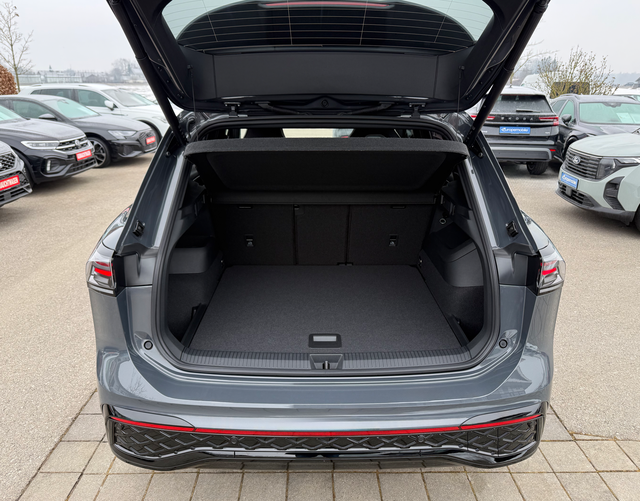 Kofferraum Volkswagen Tiguan R-LINE 2.0 TDI SCR 193 DSG 4MOTION