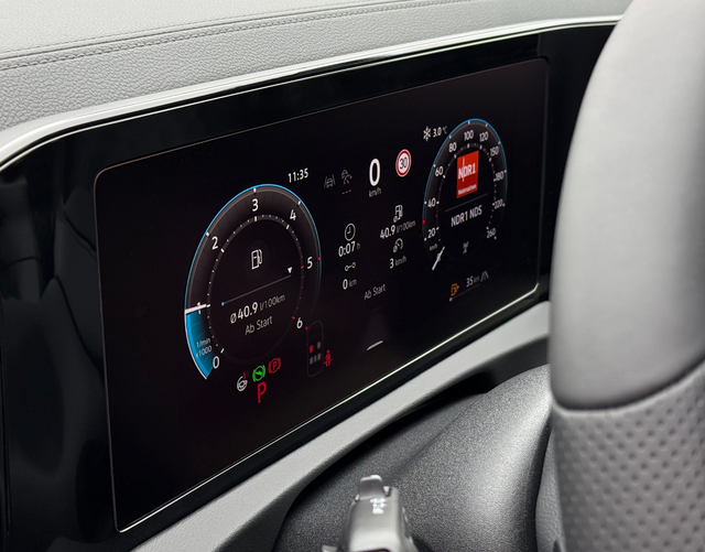 Digitales cockpit Volkswagen Tiguan R-LINE 2.0 TDI SCR 193 DSG 4MOTION