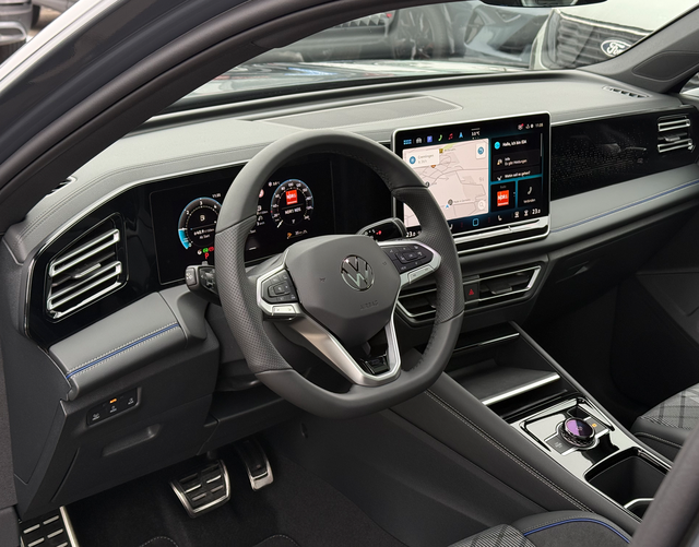 Interieur Volkswagen Tiguan R-LINE 2.0 TDI SCR 193 DSG 4MOTION