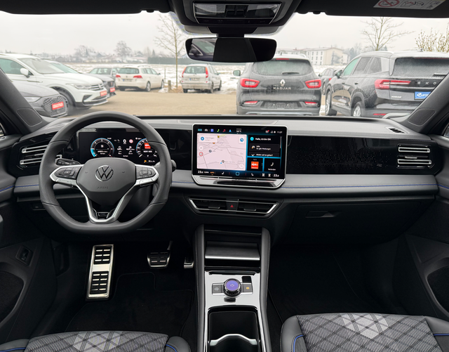 Innenraum Volkswagen Tiguan R-LINE 2.0 TDI SCR 193 DSG 4MOTION