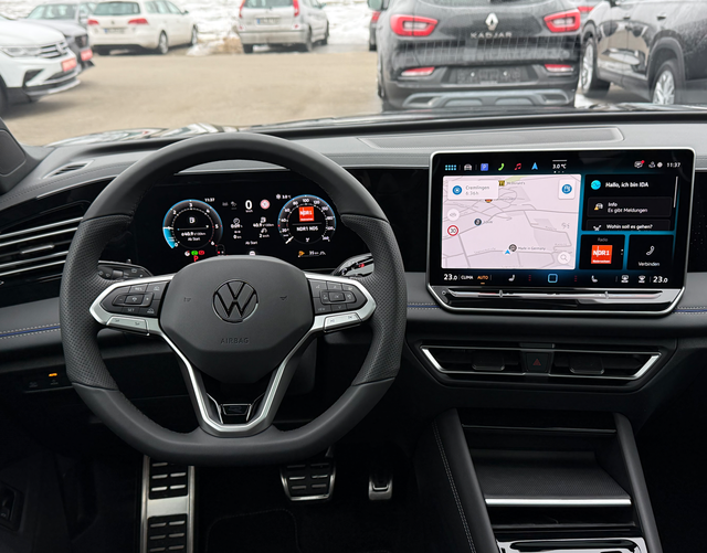 Innenraum Volkswagen Tiguan R-LINE 2.0 TDI SCR 193 DSG 4MOTION