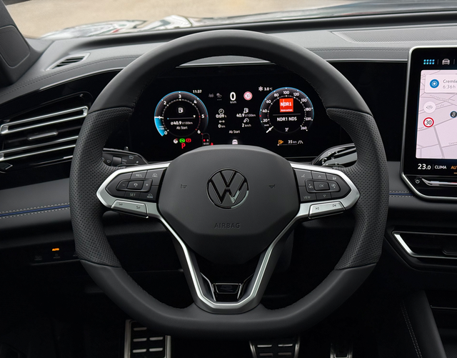 Lenkrad Volkswagen Tiguan R-LINE 2.0 TDI SCR 193 DSG 4MOTION