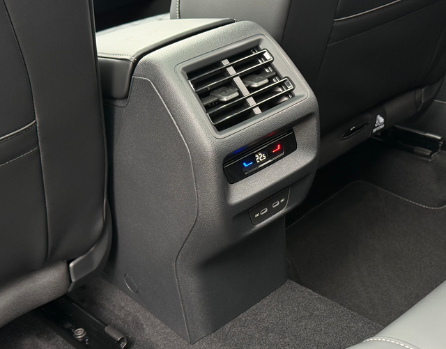 Klimaanlage hinten Volkswagen Tiguan R-LINE 2.0 TDI SCR 193 DSG 4MOTION