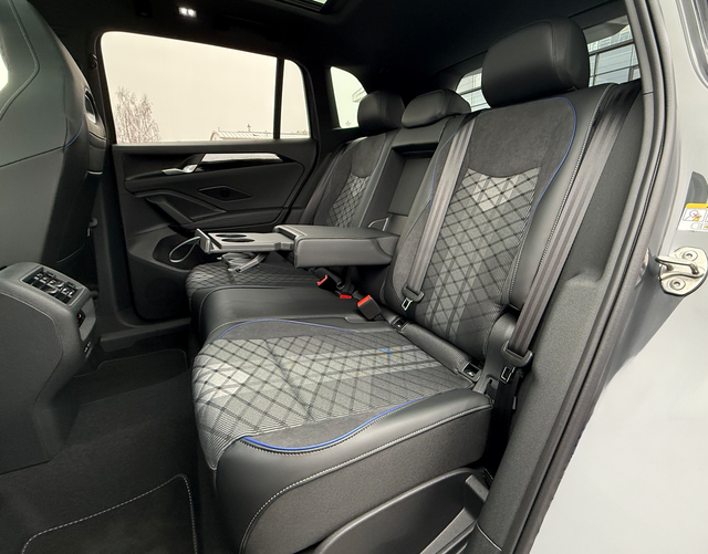R&uuml;cksitzbank Volkswagen Tiguan R-LINE 2.0 TDI SCR 193 DSG 4MOTION