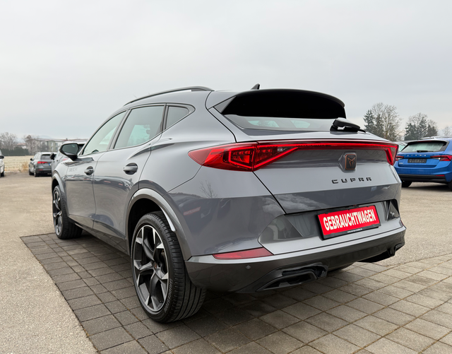 Hinten Cupra Formentor 2.0 TSI 4Drive 190 PS DSG