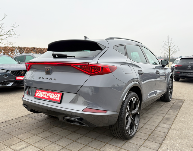 Hinten Cupra Formentor 2.0 TSI 4Drive 190 PS DSG