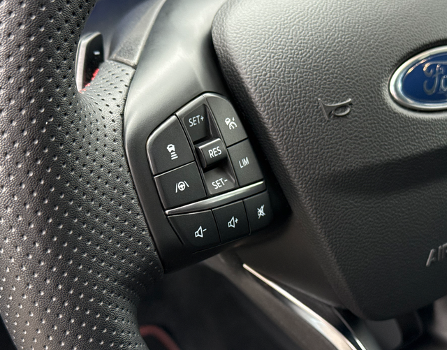 Multifunktionslenkrad Ford Focus Turnier ST-Line X