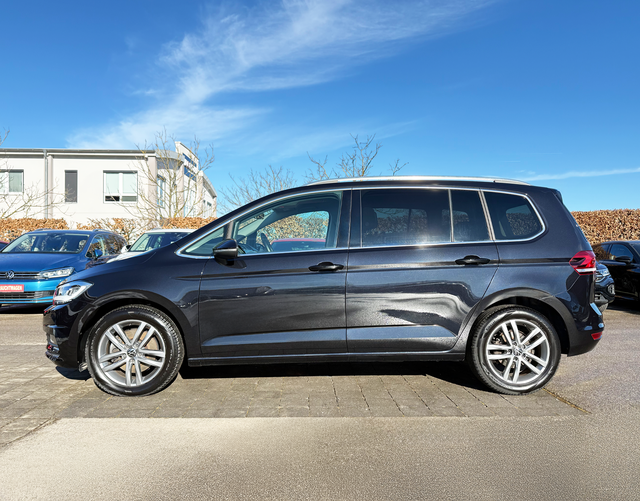Fahrerseite Volkswagen Touran Highline 1.5 TSI 150 DSG