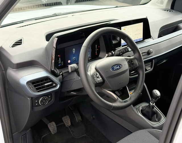 Interieur Ford Tourneo Courier Active 1.0l 125
