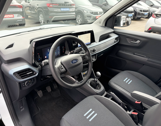 Interieur Ford Tourneo Courier Active 1.0l 125