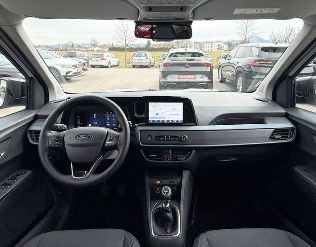 Innenraum Ford Tourneo Courier Active 1.0l 125