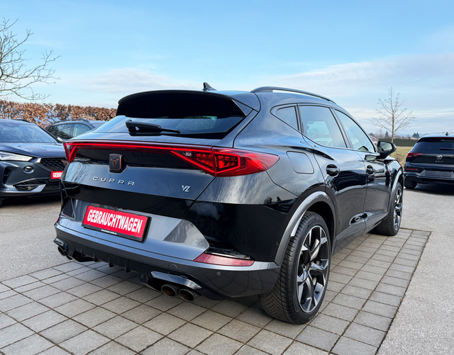 Hinten Cupra Formentor VZ 2.0 TSI 4Drive 310 PS DSG