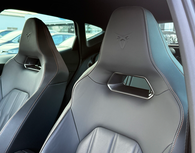 Vordersitze Polsterung Cupra Formentor VZ 2.0 TSI 4Drive 310 PS DSG