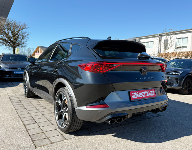 Hinten Cupra Formentor VZ 2.0 TSI 4Drive 310 PS DSG