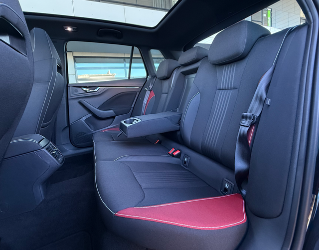 R&uuml;cksitzbank Skoda Kamiq Monte Carlo Limited 1.5 TSI DSG 150