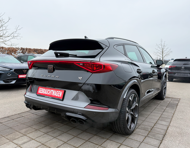 Hinten Cupra Formentor VZ 2.0 TSI 4Drive 310 PS DSG