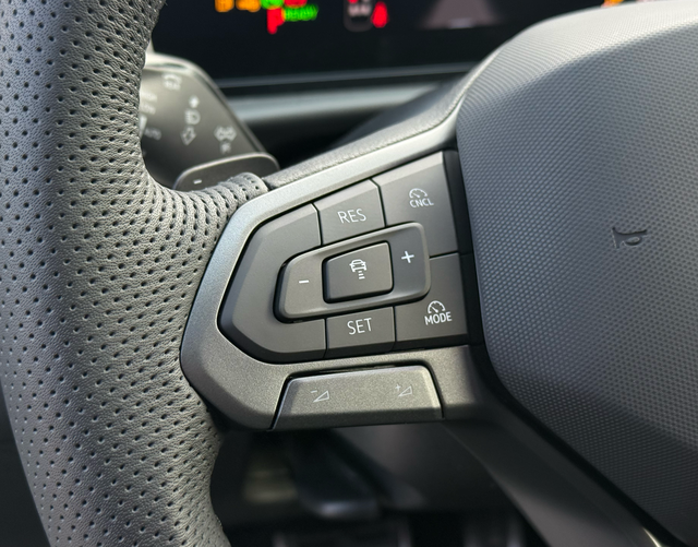 Multifunktionslenkrad Volkswagen T-Roc R-Line 1.5 eTSI OPF DSG 150