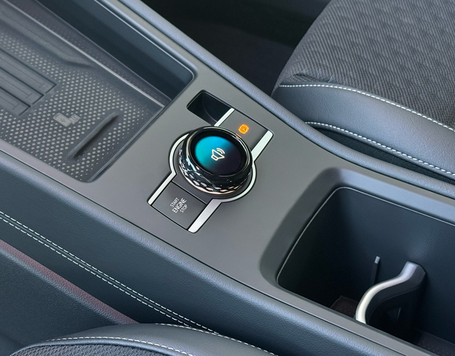 Innenraum Highlights Volkswagen T-Roc R-Line 1.5 eTSI OPF DSG 150