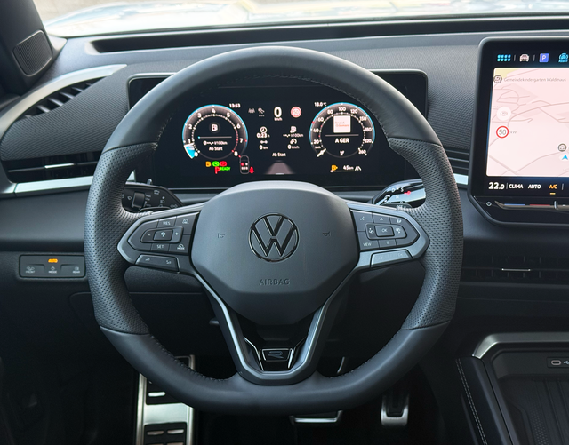 Lenkrad Volkswagen T-Roc R-Line 1.5 eTSI OPF DSG 150