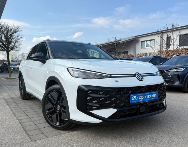 Vorne Volkswagen T-Roc R-Line 1.5 eTSI OPF DSG 150