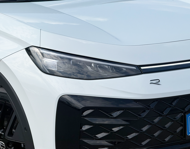 LED Scheinwerfer Volkswagen T-Roc R-Line 1.5 eTSI OPF DSG 150