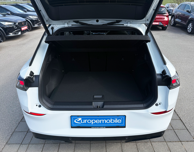 Kofferraum Volkswagen T-Roc R-Line 1.5 eTSI OPF DSG 150