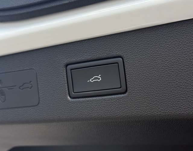 Kofferraum elektrisch Volkswagen T-Roc R-Line 1.5 eTSI OPF DSG 150