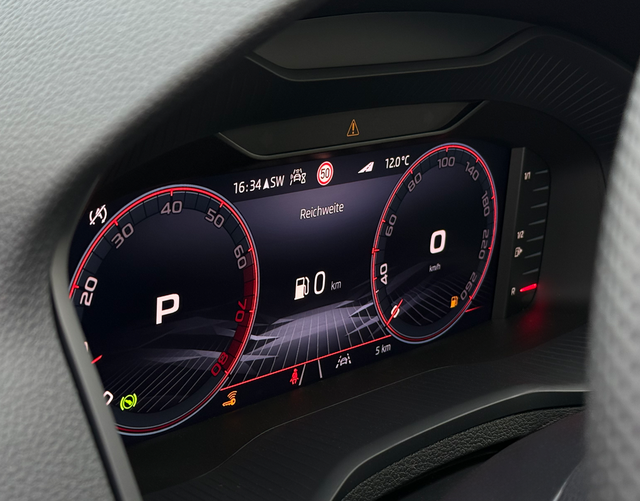 Digitales Cockpit Skoda Karoq 2026 SPORTLINE 1.5 TSI ACT EVO 110 kW DSG