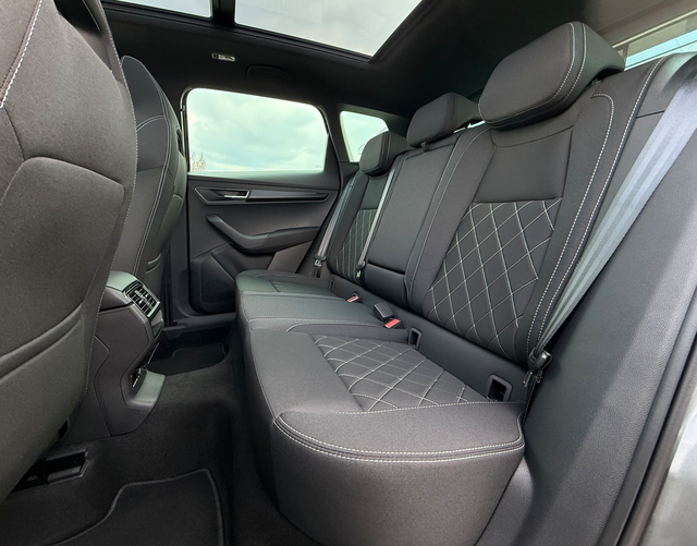 R&uuml;cksitzbank Skoda Karoq 2026 SPORTLINE 1.5 TSI ACT EVO 110 kW DSG