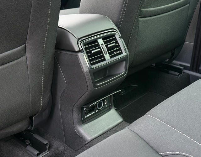 Klimaanlage hinten Skoda Karoq 2026 SPORTLINE 1.5 TSI ACT EVO 110 kW DSG