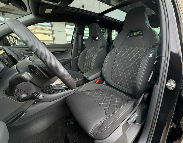 Vordersitze Polsterung Skoda Karoq 2026 SPORTLINE 1.5 TSI ACT EVO 110 kW DSG