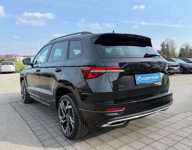 Hinten Skoda Karoq 2026 SPORTLINE 1.5 TSI ACT EVO 110 kW DSG
