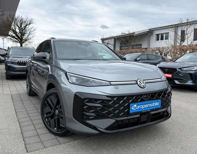 Vorne Volkswagen T-Roc R-Line 1.5 eTSI OPF DSG 150