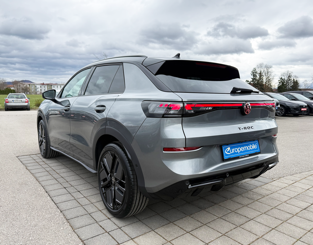 Hinten Volkswagen T-Roc R-Line 1.5 eTSI OPF DSG 150