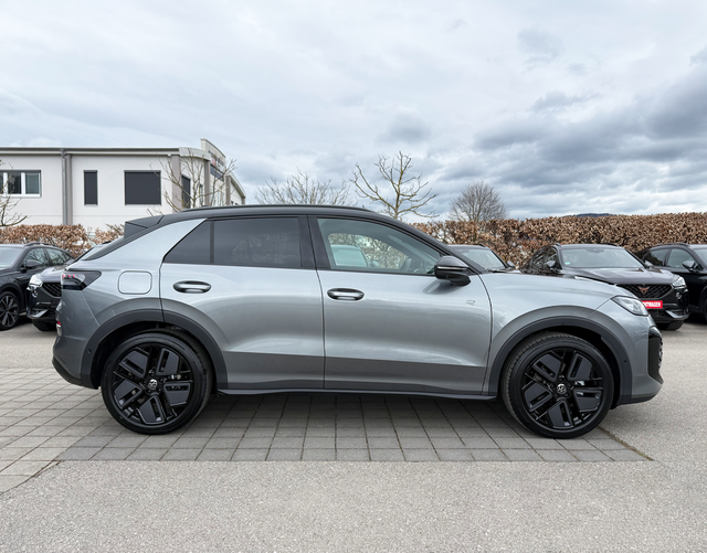Beifahrerseite Volkswagen T-Roc R-Line 1.5 eTSI OPF DSG 150
