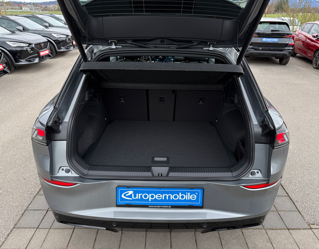 Kofferraum Volkswagen T-Roc R-Line 1.5 eTSI OPF DSG 150