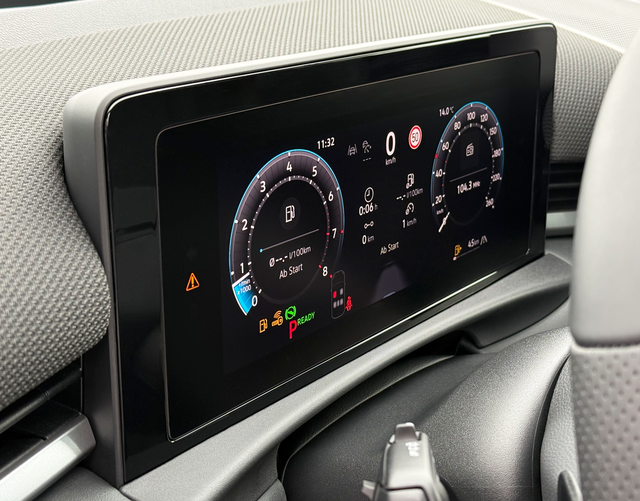 Digitales Cockpit Volkswagen T-Roc R-Line 1.5 eTSI OPF DSG 150