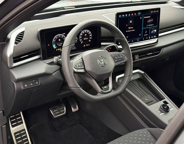 Interieur Volkswagen T-Roc R-Line 1.5 eTSI OPF DSG 150