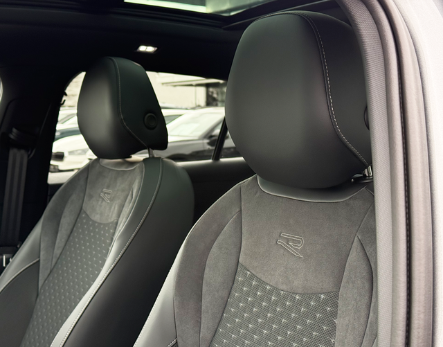 Vordersitze Polsterung Volkswagen T-Roc R-Line 1.5 eTSI OPF DSG 150