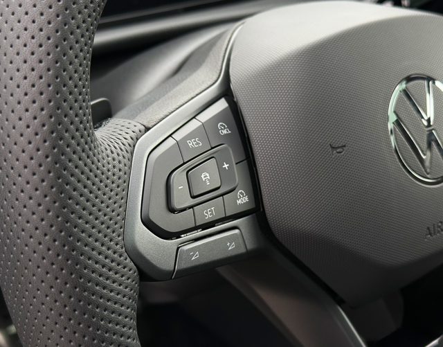 Multifunktionslenkrad Volkswagen T-Roc R-Line 1.5 eTSI OPF DSG 150