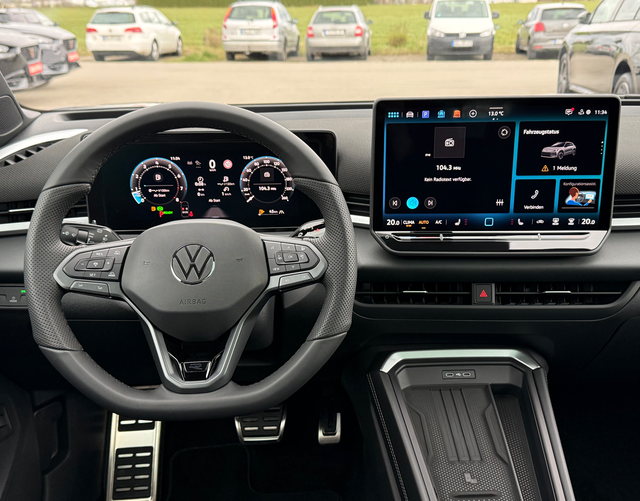 Innenraum Volkswagen T-Roc R-Line 1.5 eTSI OPF DSG 150