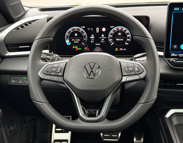 Lenkrad Volkswagen T-Roc R-Line 1.5 eTSI OPF DSG 150