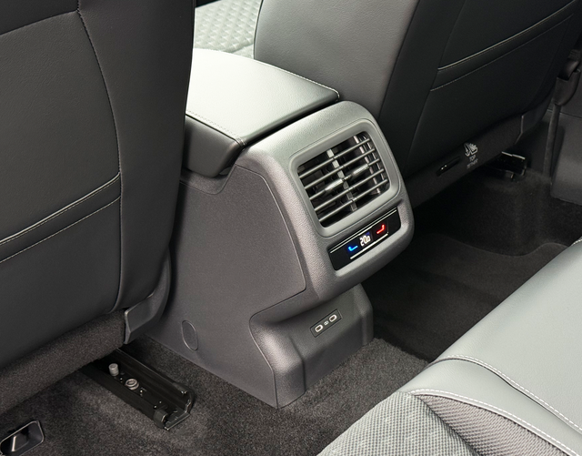 Klimaanlage hinten Volkswagen T-Roc R-Line 1.5 eTSI OPF DSG 150