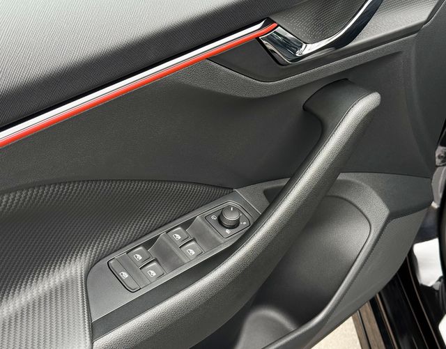 Fahrert&uuml;r Highlights Skoda Kamiq 2026 MONTE CARLO 1.5 TSI OPF 150 DSG