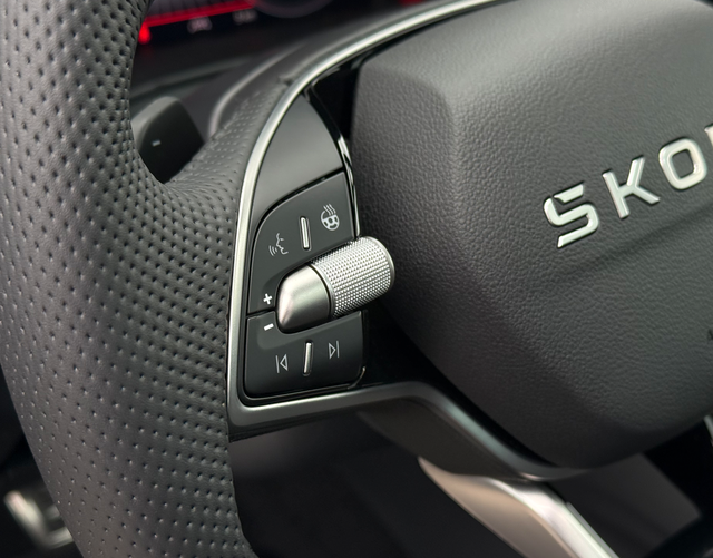 Multifunktionslenkrad Skoda Kamiq 2026 MONTE CARLO 1.5 TSI OPF 150 DSG