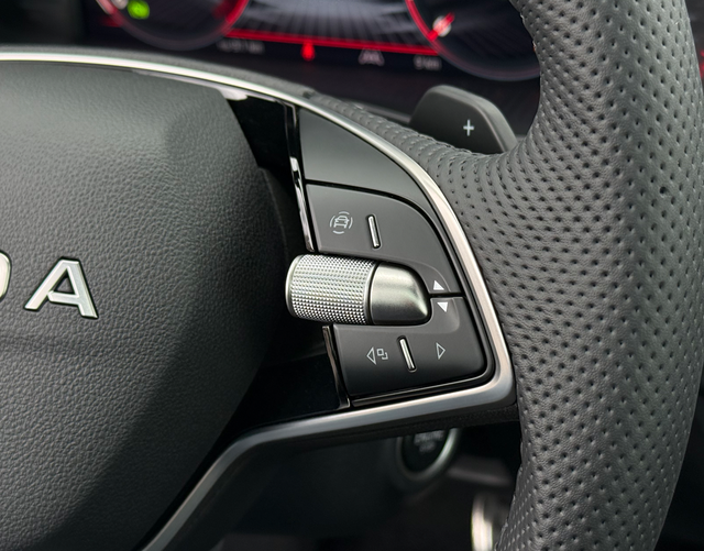 Multifunktionslenkrad Skoda Kamiq 2026 MONTE CARLO 1.5 TSI OPF 150 DSG