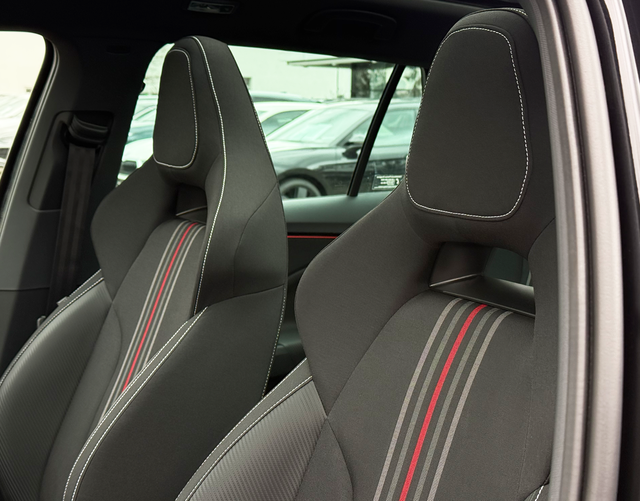 Vordersitze Polsterung Skoda Kamiq 2026 MONTE CARLO 1.5 TSI OPF 150 DSG